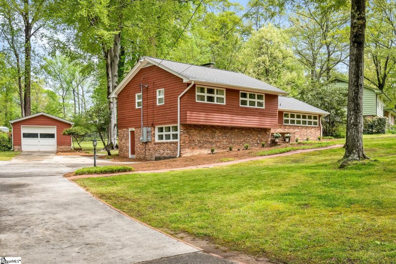 Property image 2 at 9 Tranquil Avenue, Greenville, SC 29615