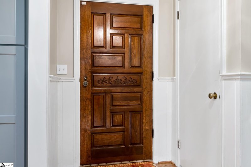 Property image 5 at 9 Tranquil Avenue, Greenville, SC 29615