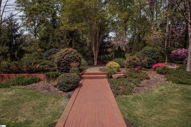 Property image 5 at 9 Hermitage Road, Greenville, SC 29615