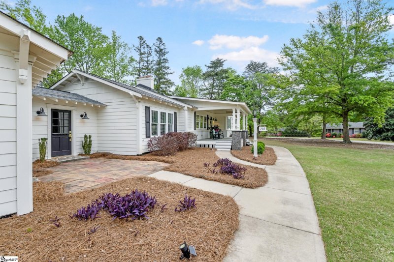 Property image 2 at 207 Hermitage Road, Greenville, SC 29615