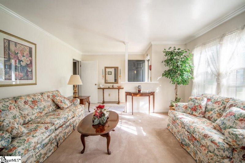 Property image 5 at 404 Brook Glenn Road, Taylors, SC 29687-2914