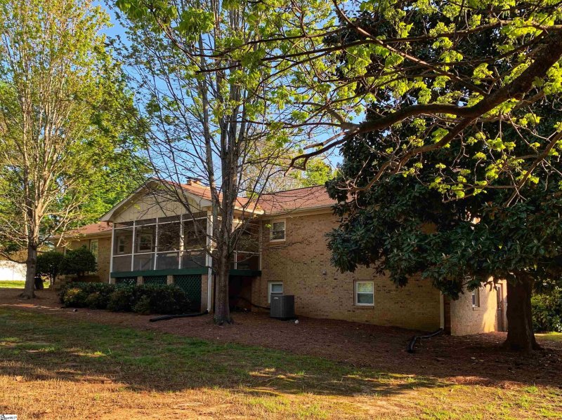 Property image 5 at 102 Saint Augustine Drive, Greenville, SC 29615