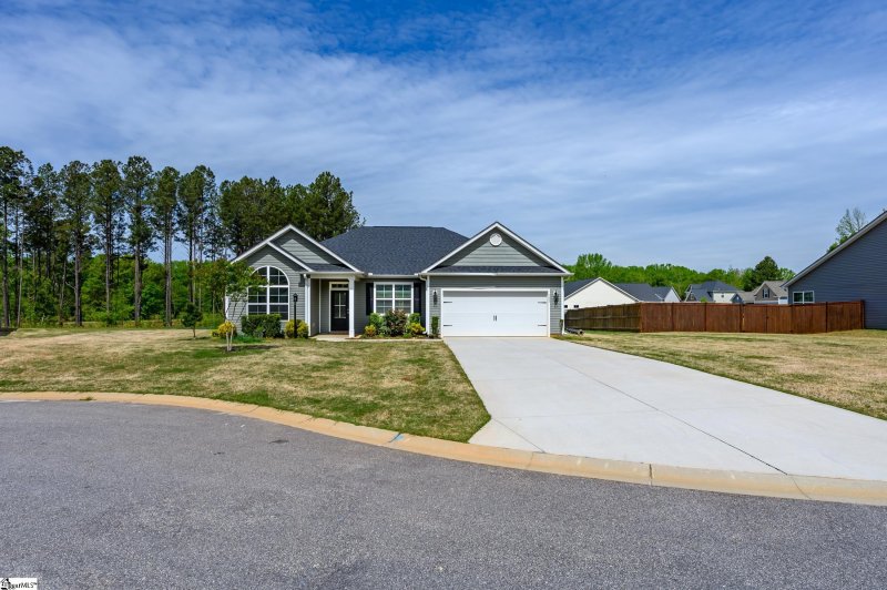 Property image 3 at 502 Coppice Court, Piedmont, SC 29673