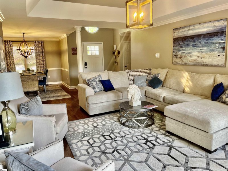 Property image 4 at 114 E Hypericum Lane, Greenville, SC 29615