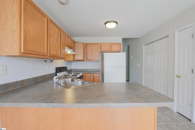 Property image 4 at 4 Wood Spring Court, Greer, SC 29651