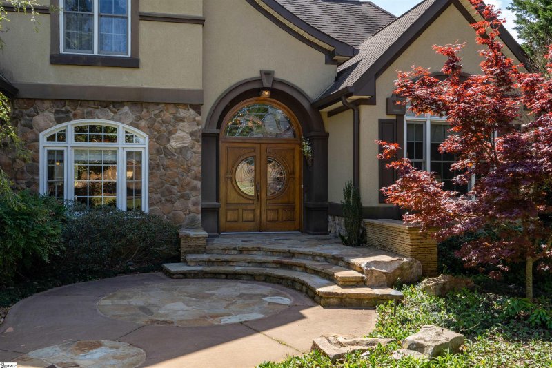 Property image 2 at 1 Old Tyler Court, Greenville, SC 29615