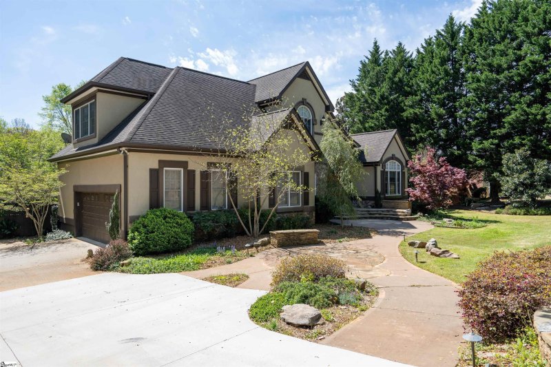 Property image 3 at 1 Old Tyler Court, Greenville, SC 29615