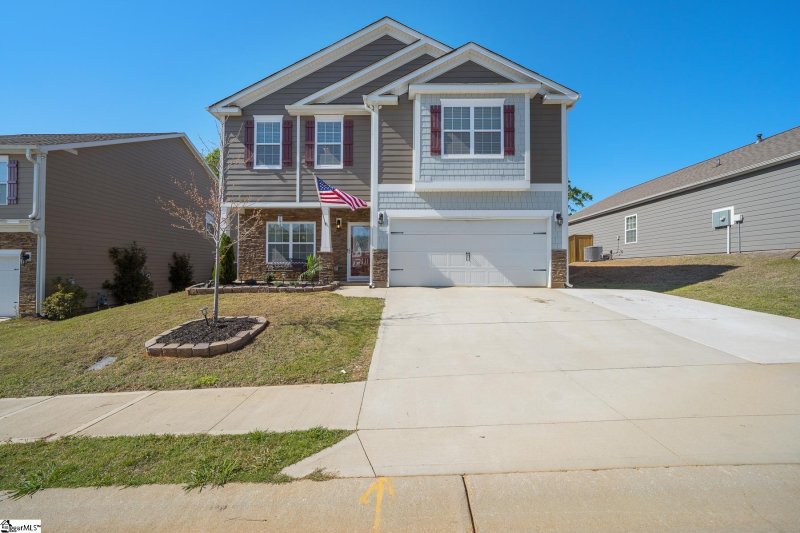 6 Hartwood Lake Lane