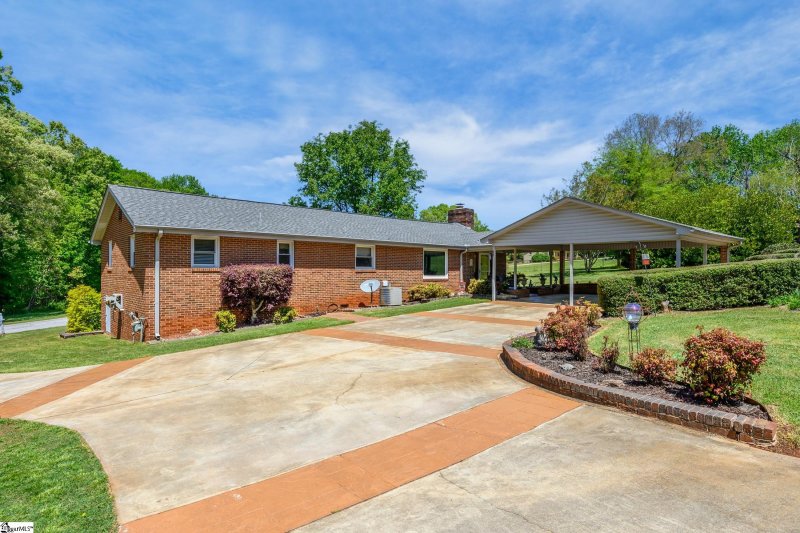 Property image 4 at 115 Colonial Lane, Simpsonville, SC 29681