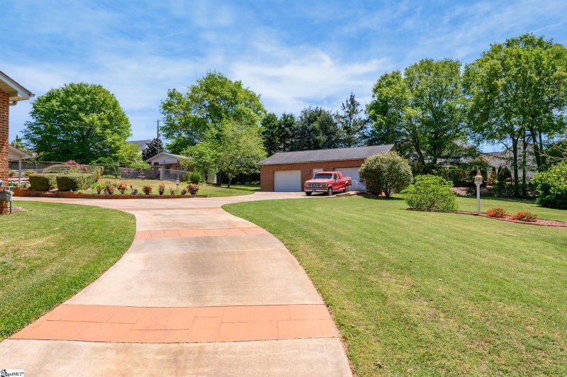 Property image 5 at 115 Colonial Lane, Simpsonville, SC 29681