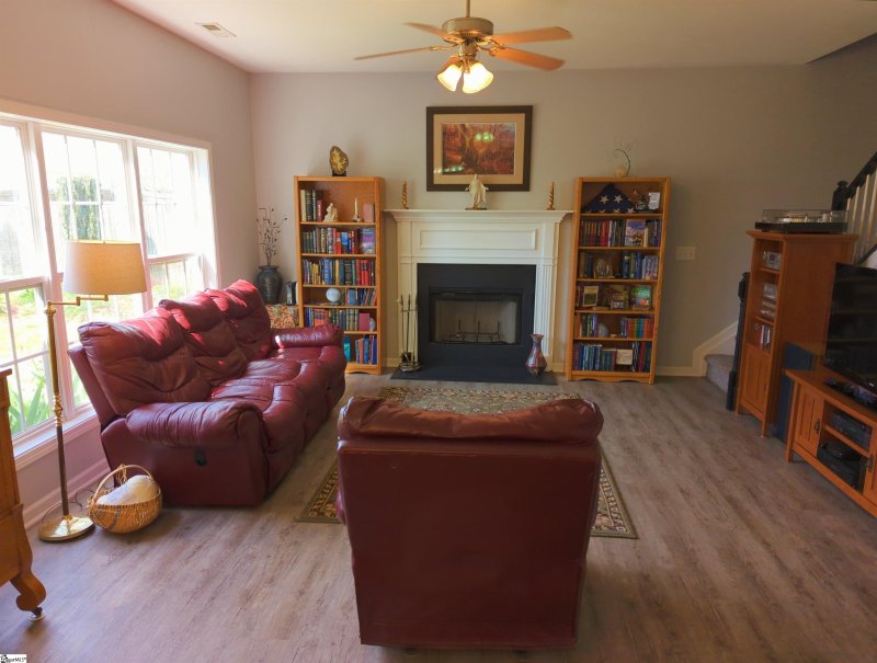 Property image 3 at 132 Slate Drive, Boiling Springs, SC 29316