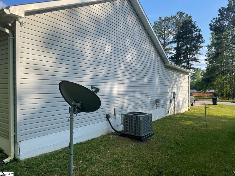 Property image 2 at 113 Stratford Place, Clinton, SC 29325