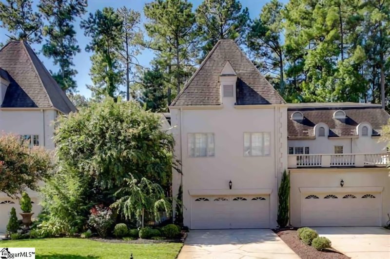 207 Castellan Drive