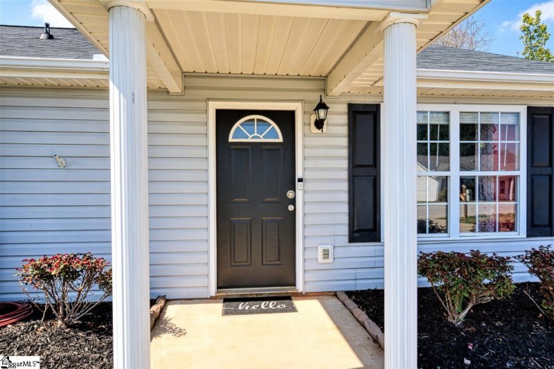 Property image 4 at 11 Fishing Run Court, Taylors, SC 29687