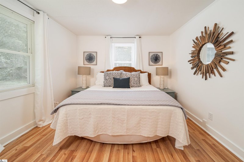 Property image 3 at 202 W 4th Avenue, Easley, SC 29640