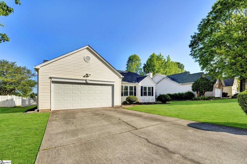 Property image 2 at 400 Bel Arbor Lane, Mauldin, SC 29662