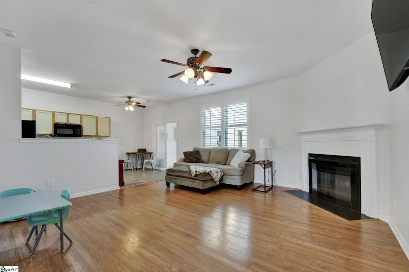 Property image 5 at 400 Bel Arbor Lane, Mauldin, SC 29662