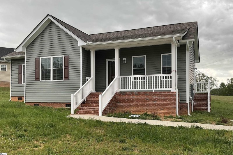 Property image 2 at 716 Pleasant Brook Court, Greer, SC 29651