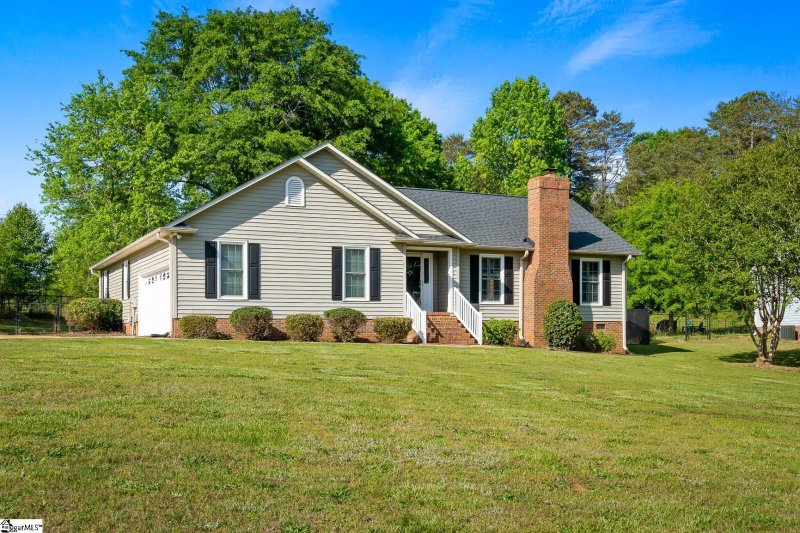 Property image 3 at 203 Tot Howell Road, Greer, SC 29651