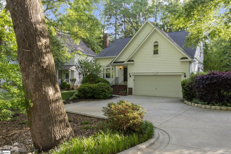 Property image 2 at 220 Windsong Drive, Greenville, SC 29615