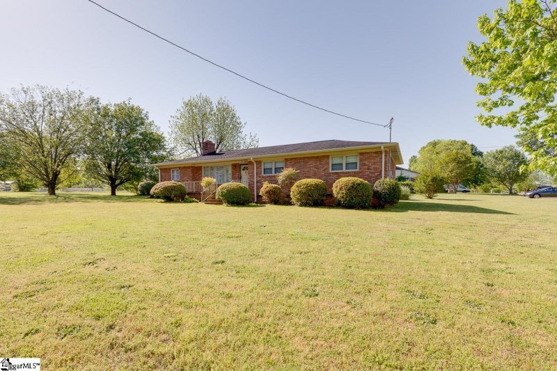 Property image 3 at 200 Sondra Avenue, Easley, SC 29642