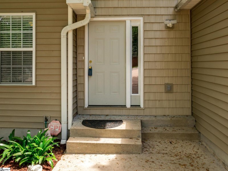 Property image 2 at 212 Palmetto Circle, Greer, SC 29651