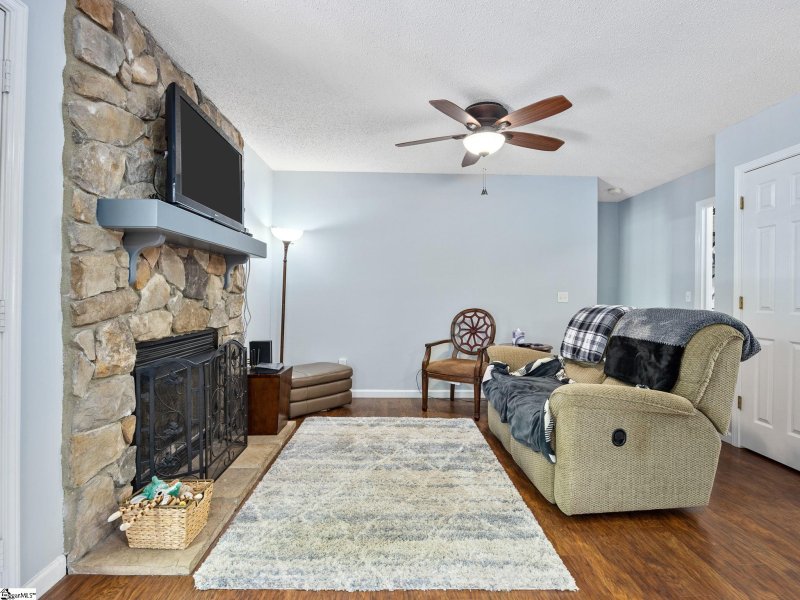 Property image 4 at 212 Palmetto Circle, Greer, SC 29651