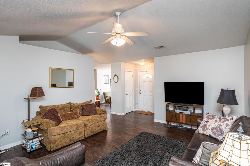 Property image 3 at 326 Rivers Edge Circle, Simpsonville, SC 29680