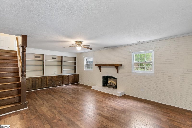 Property image 5 at 2 Rollingwood Drive, Taylors, SC 29687