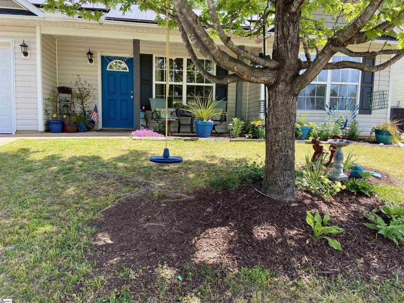 Property image 2 at 26 Spring Fellow Lane, Taylors, SC 29687