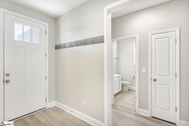 Property image 4 at 919 Berwick Drive, Simpsonville, SC 29681