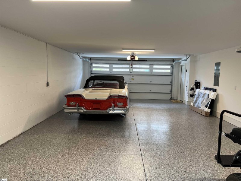 Property image 2 at 121 W Stone Avenue, Greenville, SC 29609