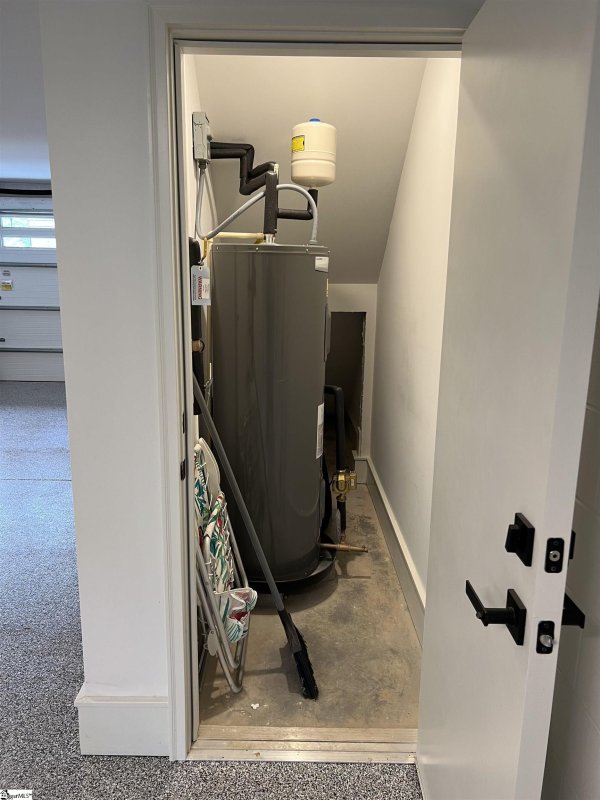 Property image 3 at 121 W Stone Avenue, Greenville, SC 29609