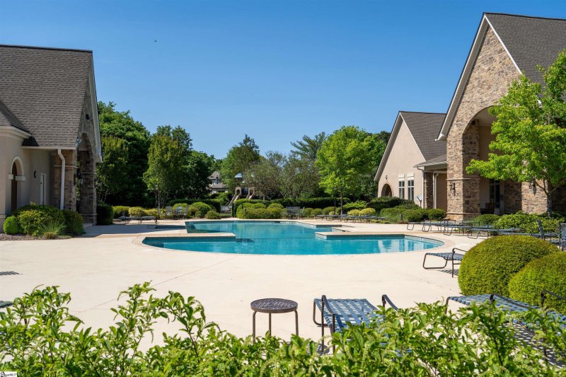 Property image 4 at 132 Ramsford Lane, Simpsonville, SC 29681