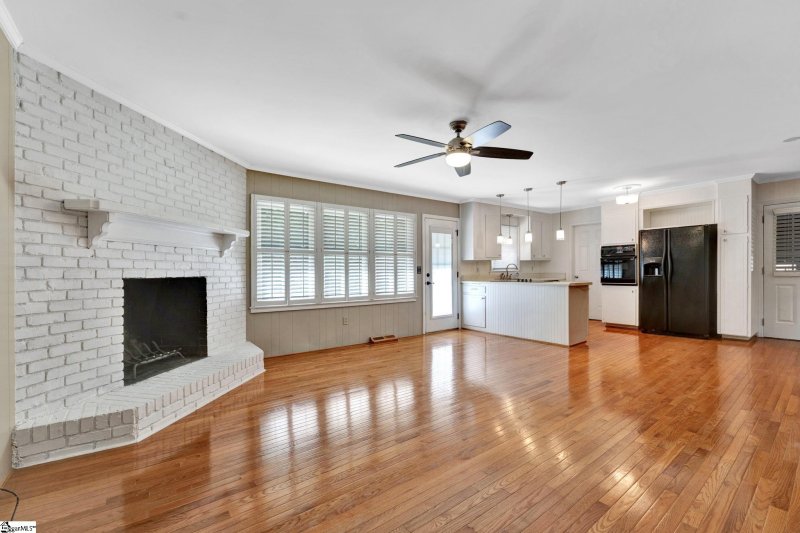 Property image 3 at 3 Hillbrook Road, Taylors, SC 29687