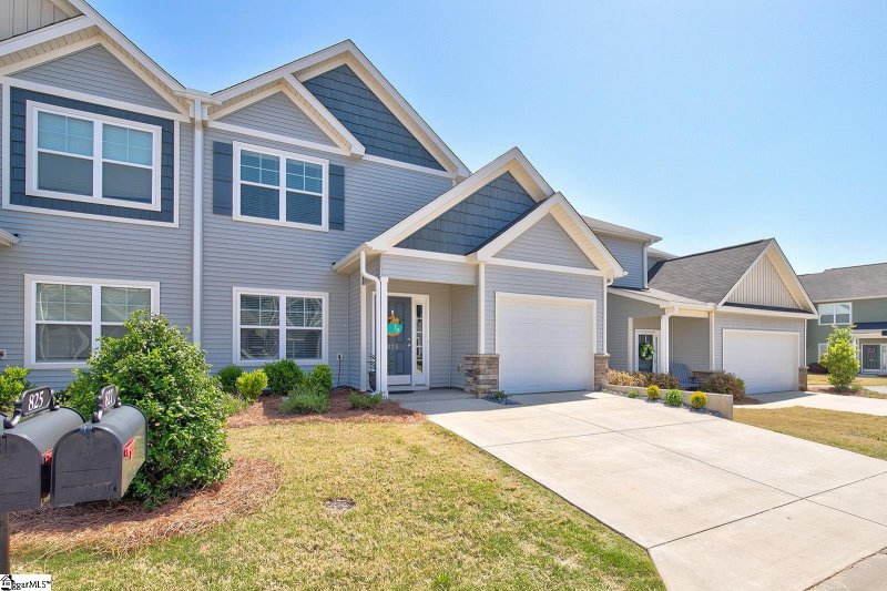 Property image 2 at 825 Stonebriar Street, Simpsonville, SC 29681