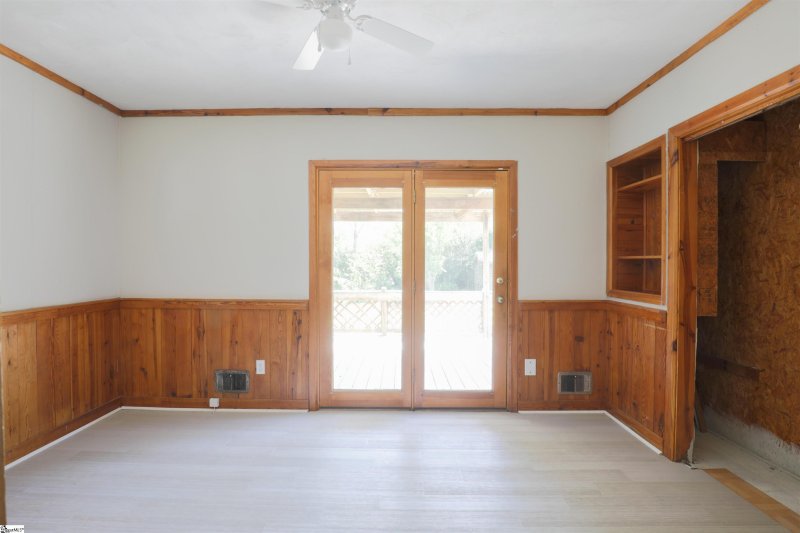 Property image 5 at 211 Midway Drive, Spartanburg, SC 29301