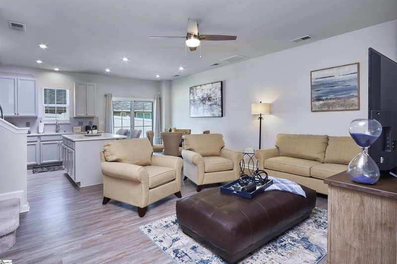 Property image 2 at 22 Country Dale Drive, Greer, SC 29650