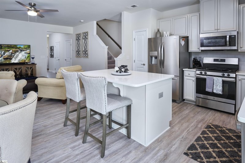 Property image 3 at 22 Country Dale Drive, Greer, SC 29650