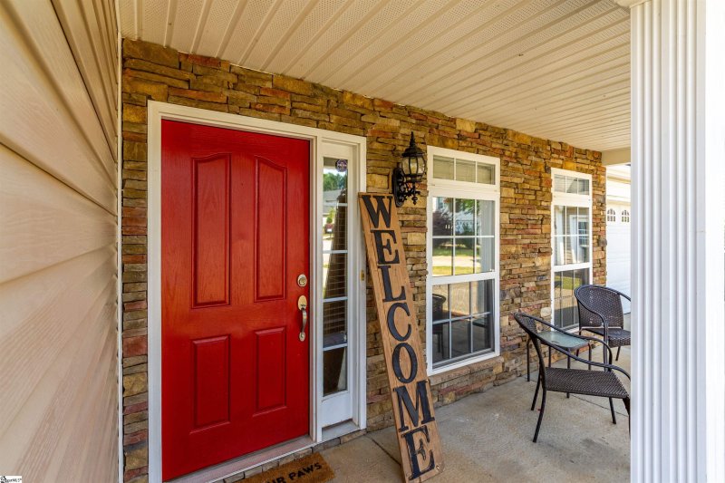 Property image 3 at 223 Silver Run Lane, Greenville, SC 29607