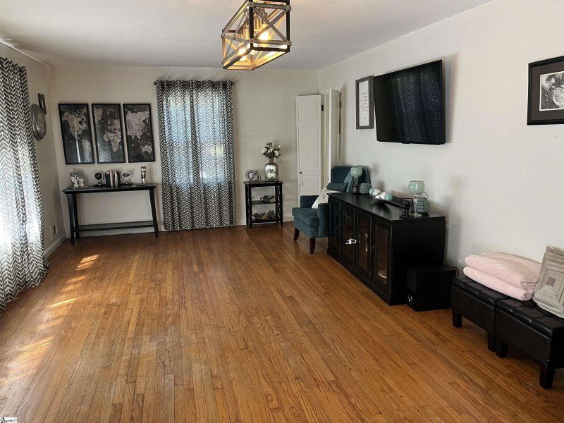 Property image 4 at 711 Dupre Drive, Spartanburg, SC 29307