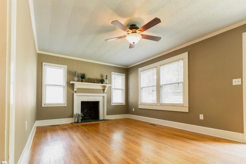 Property image 2 at 118 Bleckley Avenue, Greenville, SC 29607