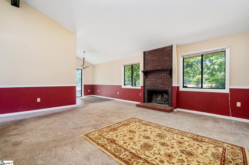 Property image 5 at 1015 Sundown Circle, Taylors, SC 29687