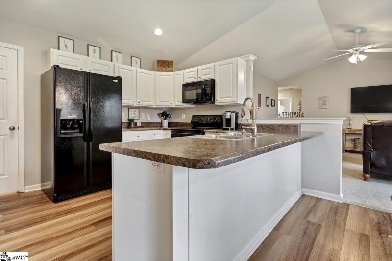 Property image 3 at 9 Juneau Court, Greenville, SC 29605