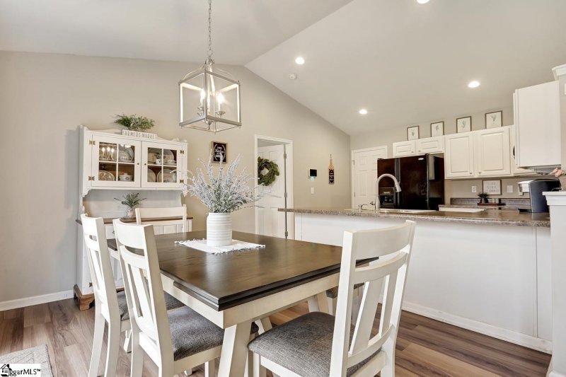 Property image 5 at 9 Juneau Court, Greenville, SC 29605