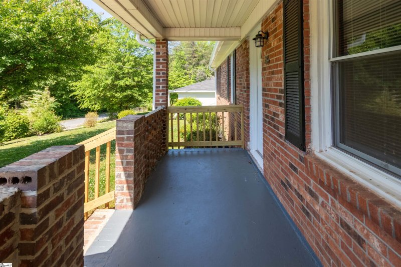 Property image 3 at 226 BLUFF Drive, Greenville, SC 29605