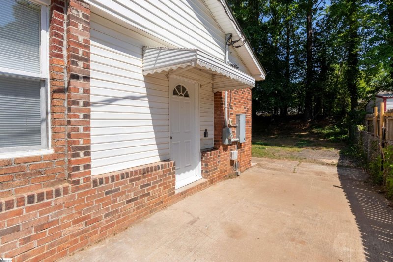 Property image 4 at 226 BLUFF Drive, Greenville, SC 29605