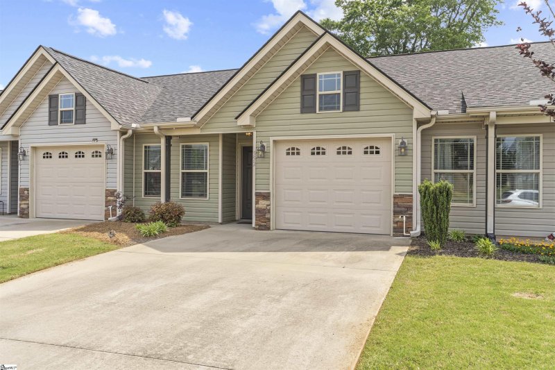 Property image 2 at 552 wesberry Circle, Spartanburg, SC 29301-5025