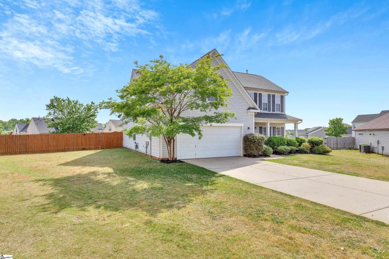 Property image 3 at 826 Yates Court, Boiling Springs, SC 29316