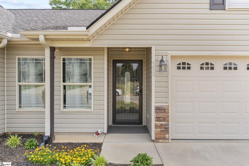 Property image 2 at 550 Wesberry Circle, Spartanburg, SC 29301-5025